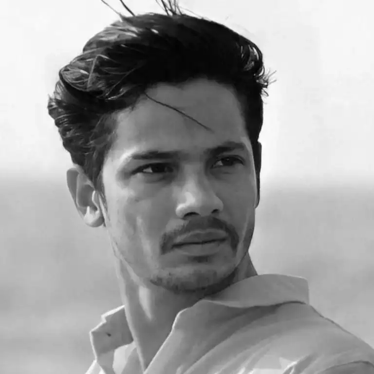 Adv Aaves Shaikh